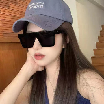 Fashion One-Piece Large Rim Sunglasses – Bold & Stylish