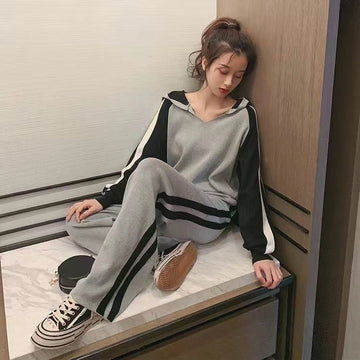 V-Neck Hooded Sweater & Wide-Leg Pants Set – Effortless Youthful Style & Comfort