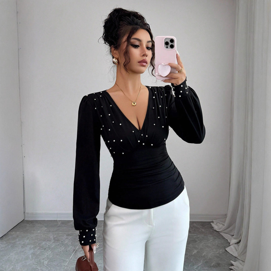 V-neck Pearl Solid Color Long Sleeve Fitted T-shirt – Elegant Women’s Top