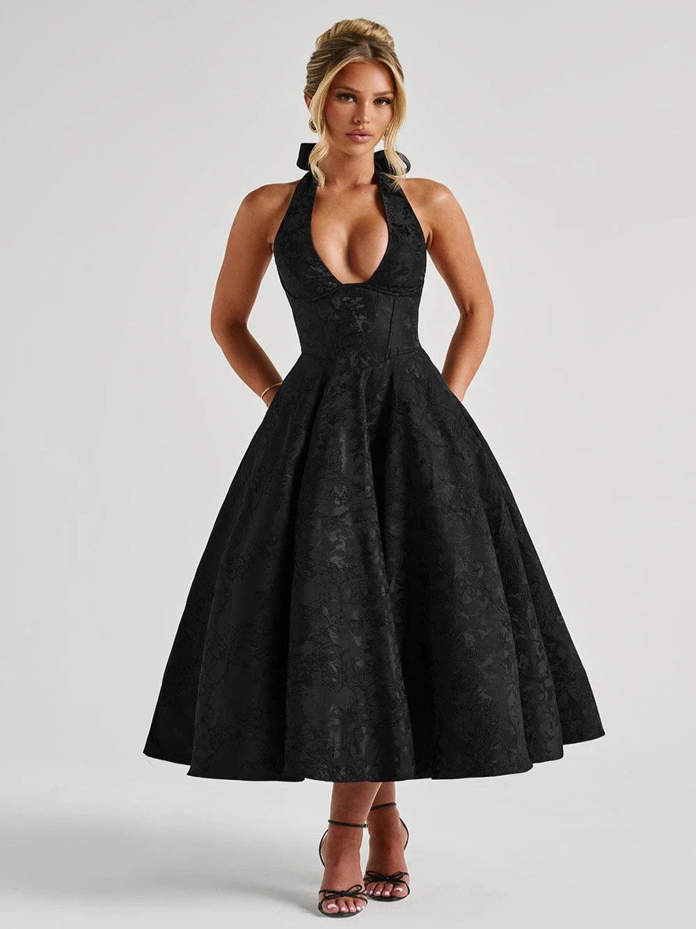 Elegant V-Neck Halter Jacquard Dress – Backless Sleeveless A-Line Gown