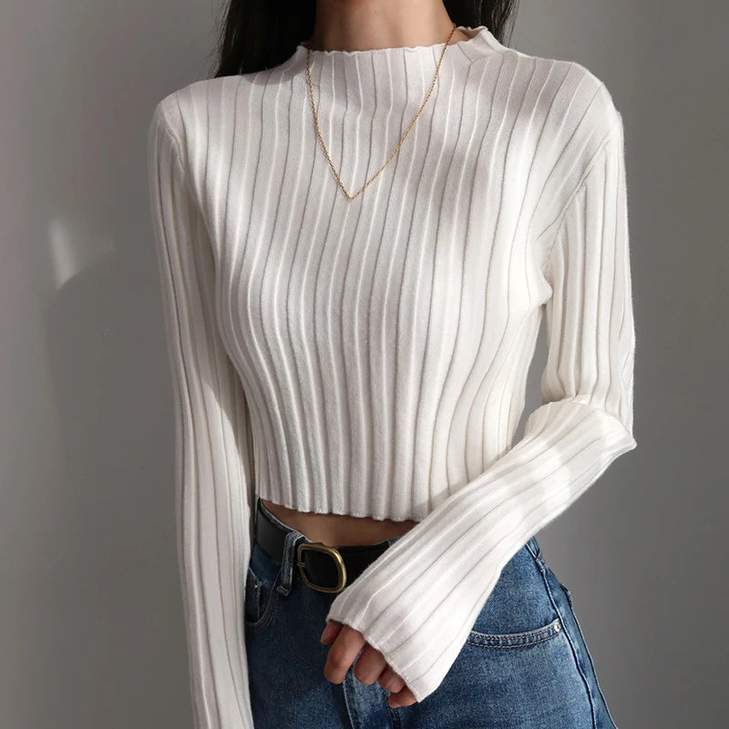 Ribbed Long-Sleeve Knit Top – Minimalist Retro Style for Mid-Season Looks