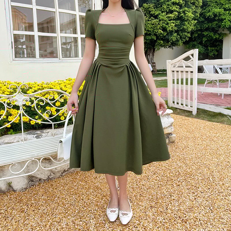 Elegant Socialite Short-Sleeve Dress – Light Pullover Style with Refined Silhouette