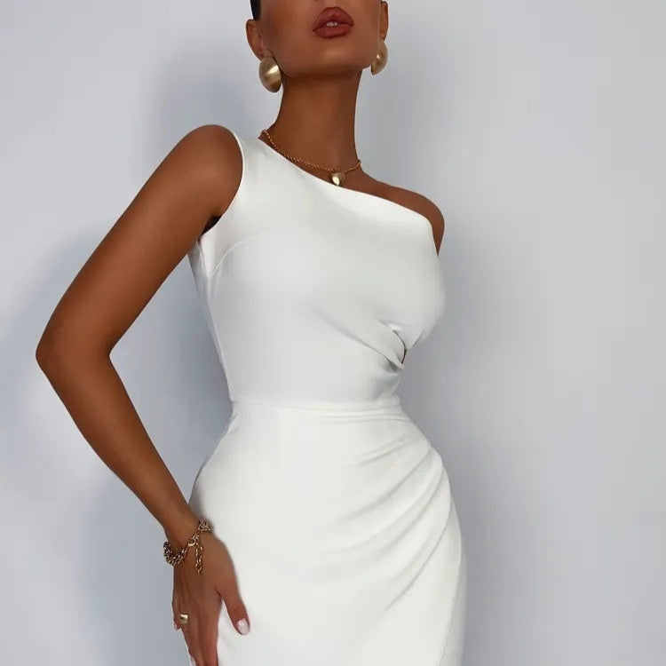 Elegant One-Shoulder Satin Dress – Slim-Fit Evening Gown with Shoulder Slit