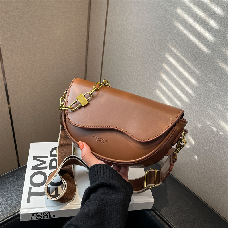 WOLFF – Sac bandoulière pour femme avec bandoulière large et finition en cuir PU de qualité supérieure